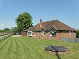 Campions, Bines Green, Horsham RH13 8EH