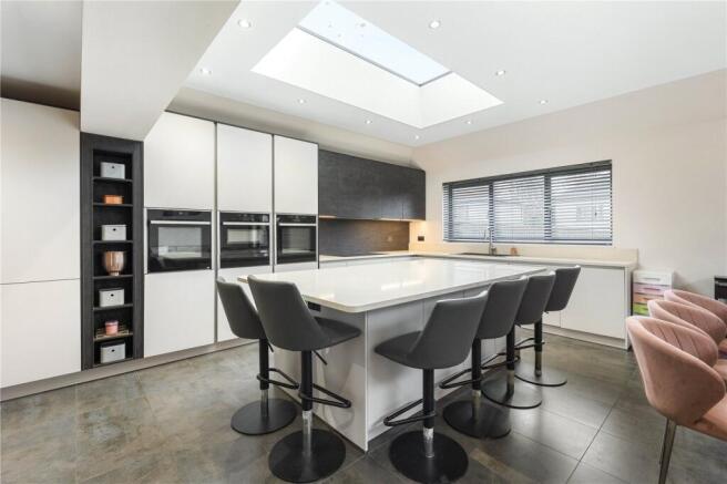 Hillpark Avenue 9
