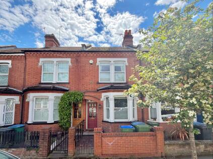 Bruce Grove, Watford, WD24