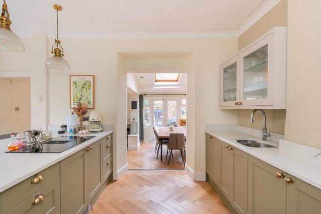 C1V0D5RFS - Kitchen A.jpg