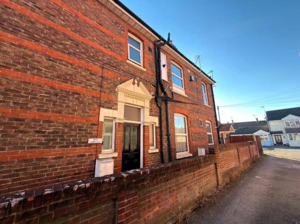 rightmove_exterior_4.jpg