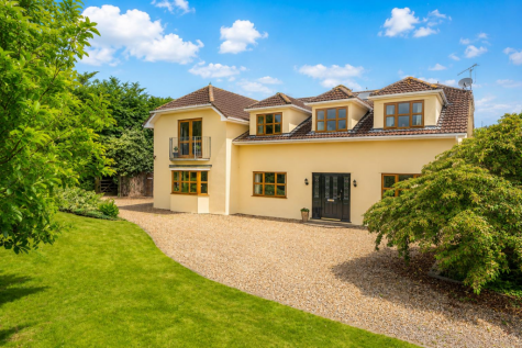 Substantial 5 bed family home with indoor swimming pool & large secluded grounds situated on Backwell Common
