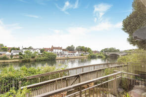 6, Colnebridge Close, Staines-upon-thames TW18 4RZ