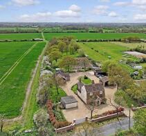 Hillcroft, Lark Hill Road, Rochford SS4 3RZ