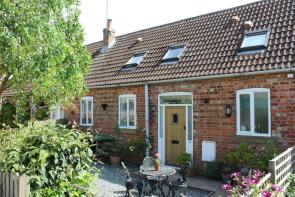 2, Manor Farm Court, Church Street, York YO42 1TQ