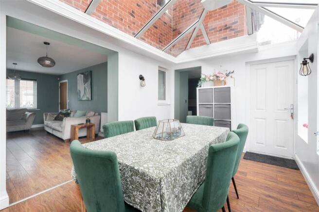 Dining Room.jpg
