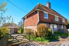 Rosewell, Woodmans Green Road, Battle TN33 0NS