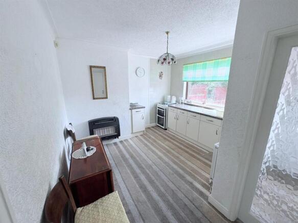 Fitted Dining Kitchen: