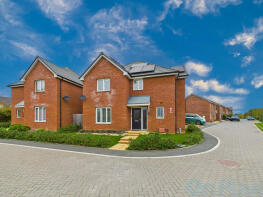 16, Wayne Gardens, Oxley Park, Milton Keynes MK4 4GT