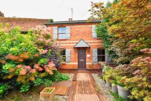 Virginia Cottage, Section Of B480 Through Middle Assendon, Middle Assendon, Henley-on-thames RG9 6AU