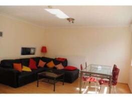 36, Devonport Street, London E1 0EA