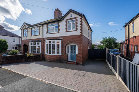 Garnett Road West, Newcastle-under-Lyme, ST5