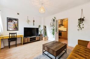 Flat 3, Oakleigh Court, Bond Road, Surbiton KT6 7SH
