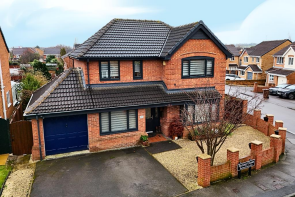 2 The Corner House, Spring Close, Kinsley, Pontefract WF9 5LU