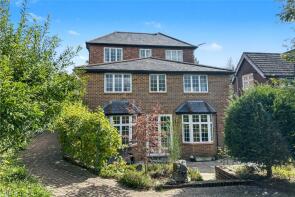 Restmaur, Beacon Hill Road, Hindhead GU26 6QD