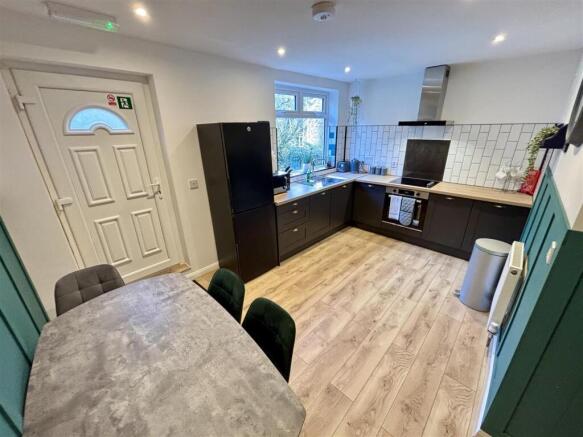 Kitchen/Dining Room