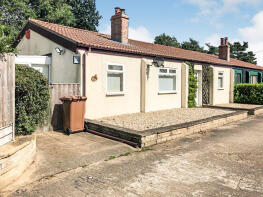 6, Bunkers Hill, Wells Road, Walsingham NR22 6AZ
