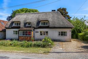 St Swithuns Cottage, Main Road, Littleton SO22 6QS