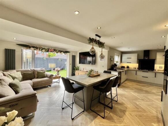 Open Plan Kitchen/Breakfast Room/Living Space
