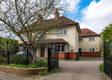 The Oaklands, 15 Kiddemore Green Road, Brewood, Stafford, ST19 9BQ