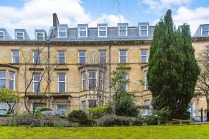Flat 2/1, 12, Botanic Crescent, Glasgow G20 8QQ