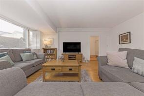 Flat 8, Amen Lodge, Warwick Lane, London EC4M 7BY
