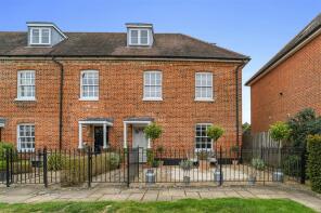 6, Chedworth Place, Ipswich IP9 2ND