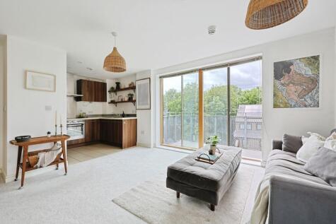 Plough Road, London, SW11