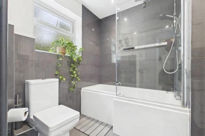 EWEMOVE TIVERTON - ARNOLD CRESCENT