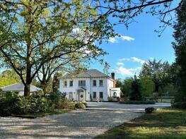Hankley Edge, Tilford Road, Tilford, Farnham GU10 2DD