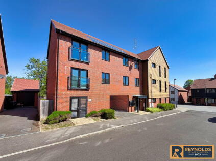 CHAIN FREE APARTMENT - Rowan Street, Leybourne Chase, West Malling, Kent, ME19 5SN