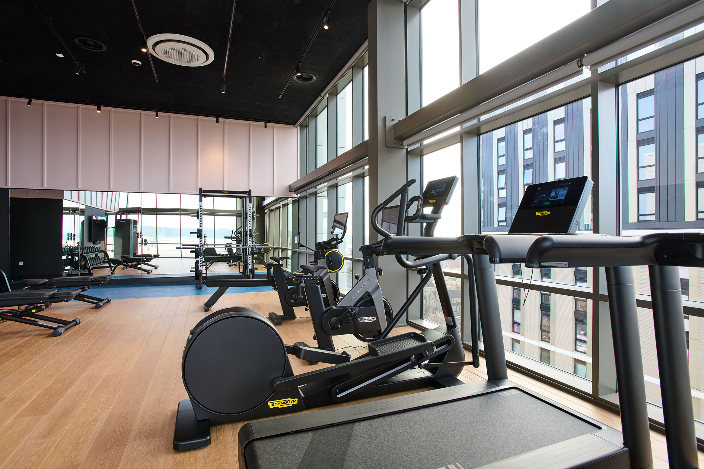 Fully equipped gym 