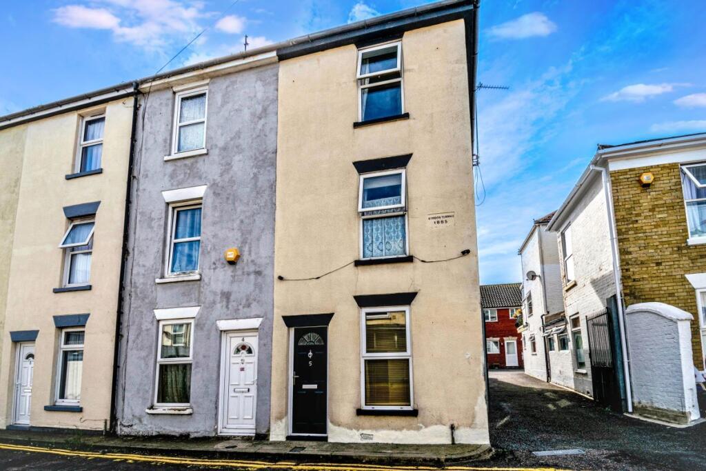 Main image of property: 5 Gordon Terrace Crown Road, Great Yarmouth, NR30 2JJ