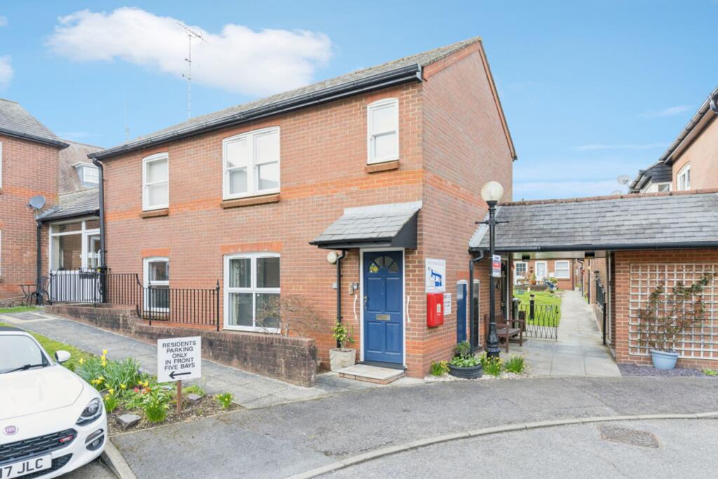 Main image of property: New Forge Place, Redbourn, AL3