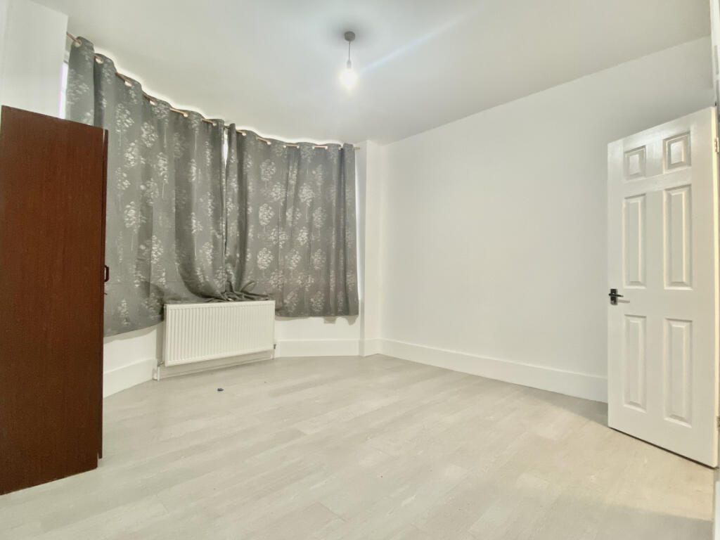 Main image of property: Park Avenue, CR4 2EL