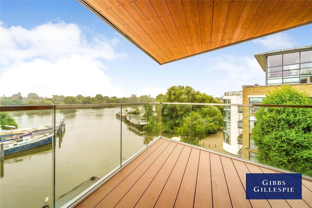 Main image of property: High Street, Brentford, TW8