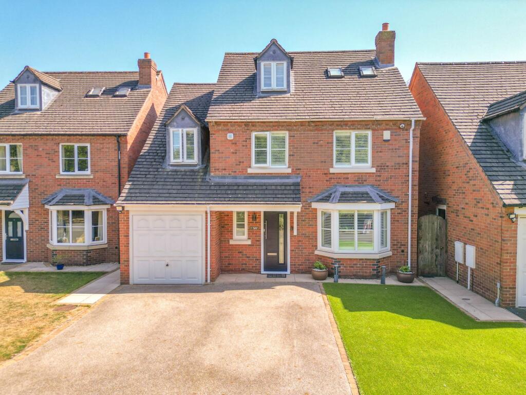 Main image of property: Walnut Drive, Mancetter, CV9
