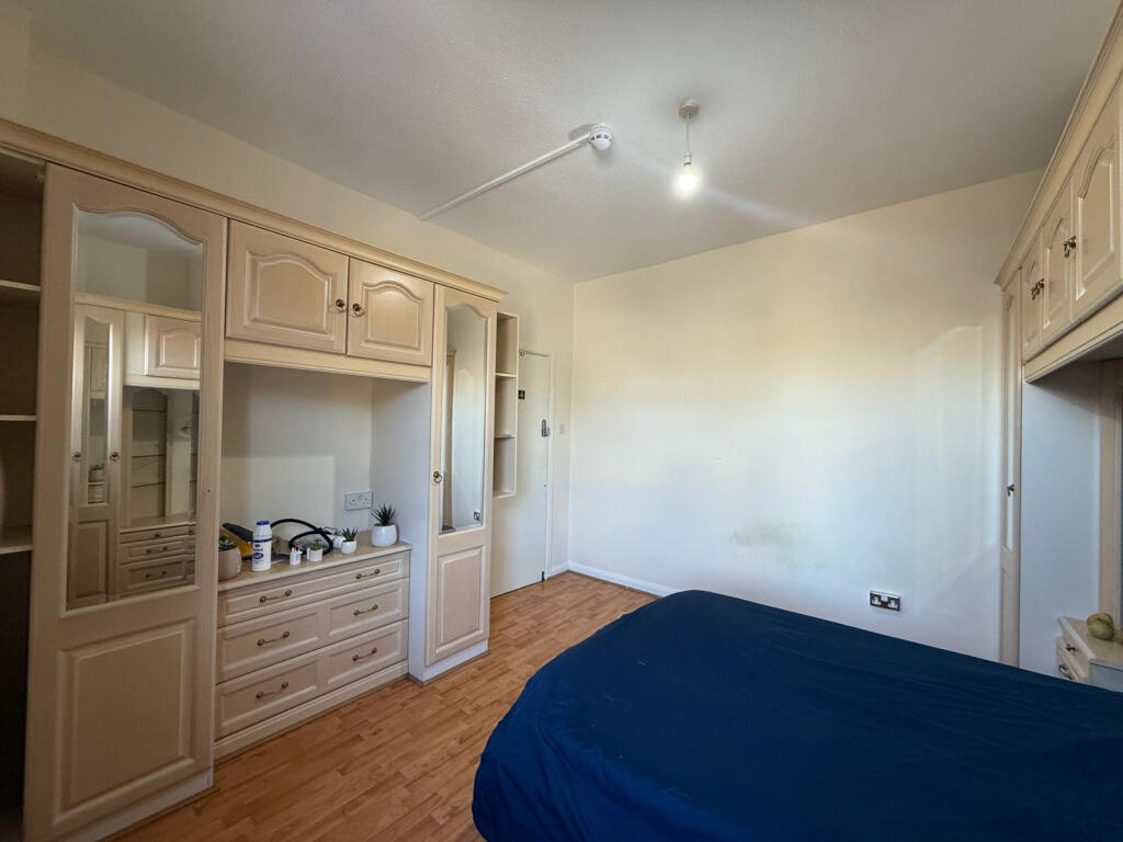Main image of property: Percy Road, London, N12