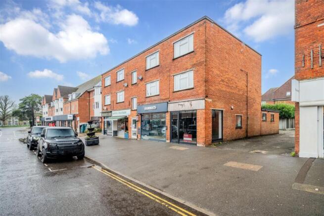 HIGH STREET, 25 (3)_Option.jpg