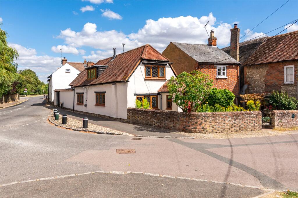Main image of property: Fort End, Haddenham, Aylesbury, Buckinghamshire, HP17
