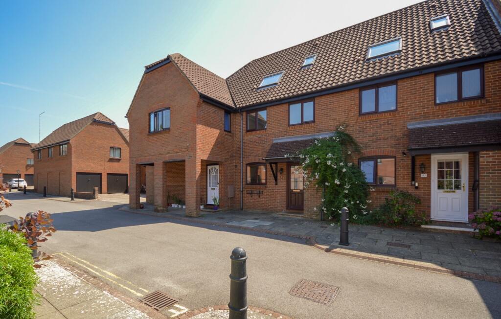Main image of property: Bishopsgate Walk, Chichester, PO19
