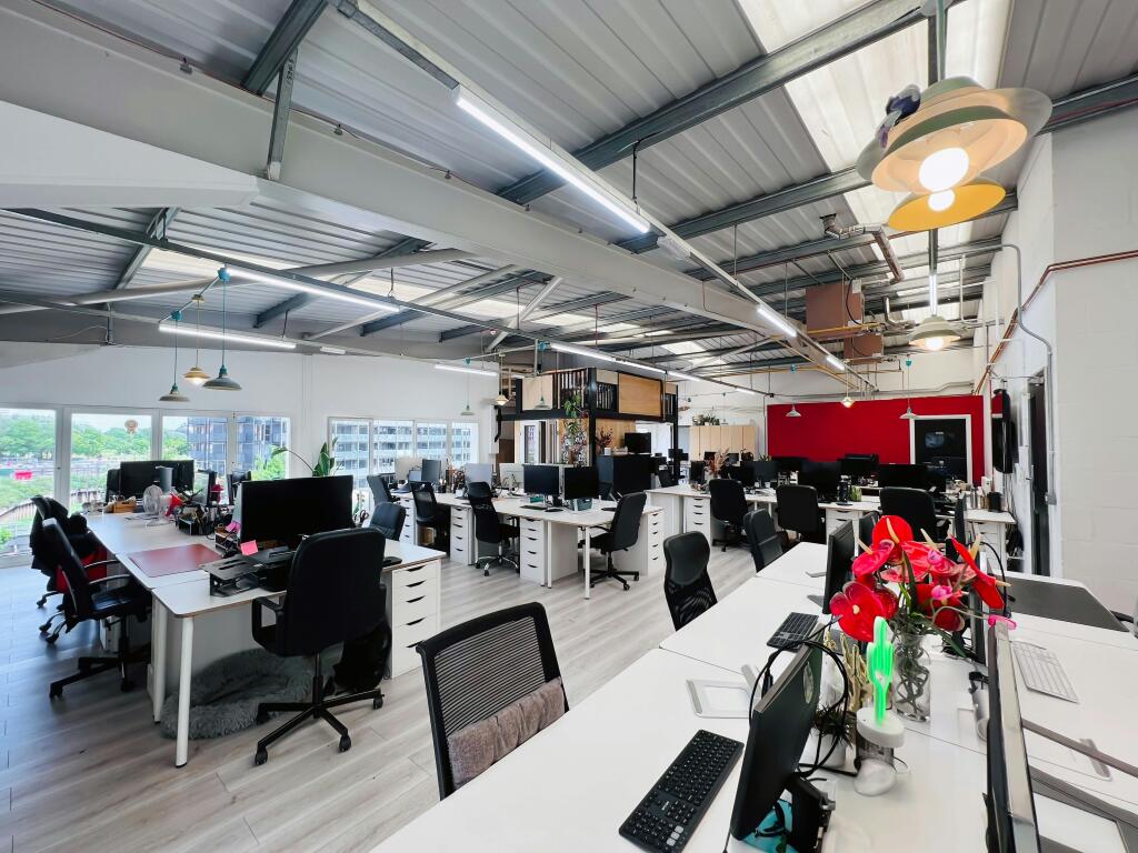 1 Office 5.jpg