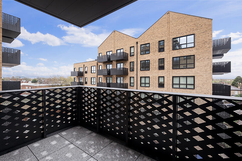 Main image of property: Midlle Road, London, London