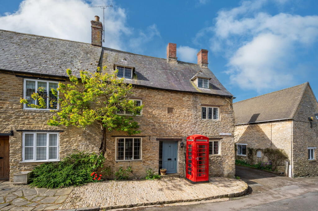 Main image of property: The Square, Aynho, Banbury, OX17 3BL