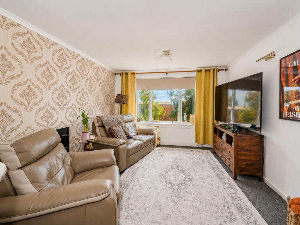 Main image of property: 25 Kinloch Street, Dundee, DD3 6PD