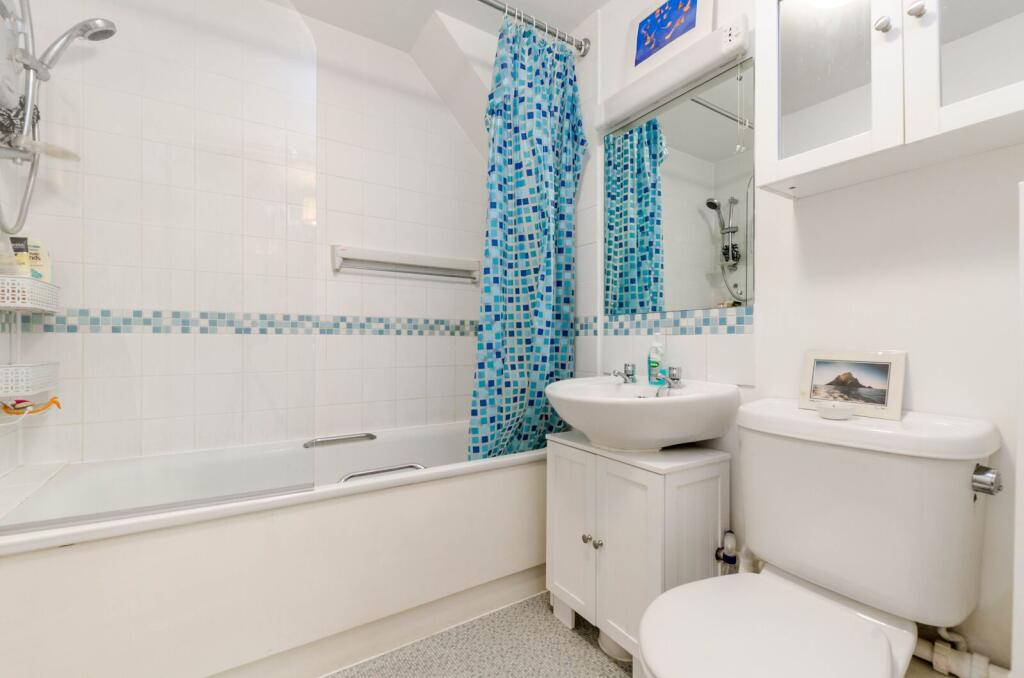 Main image of property: Headstone Drive, Wealdstone, Harrow, HA3