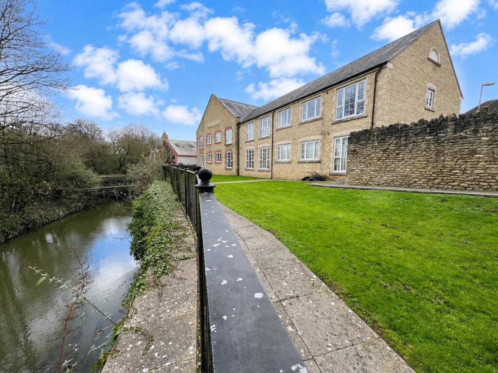 Main image of property: 28 Harris Close, Frome, Somerset