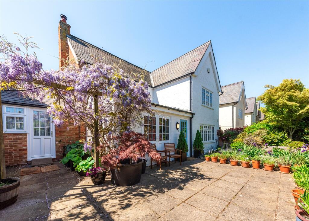 Main image of property: London Road, Broughton, Milton Keynes, Buckinghamshire, MK10