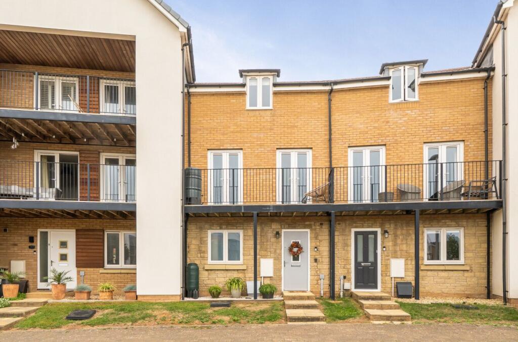 Main image of property: Admiral Way, Exeter