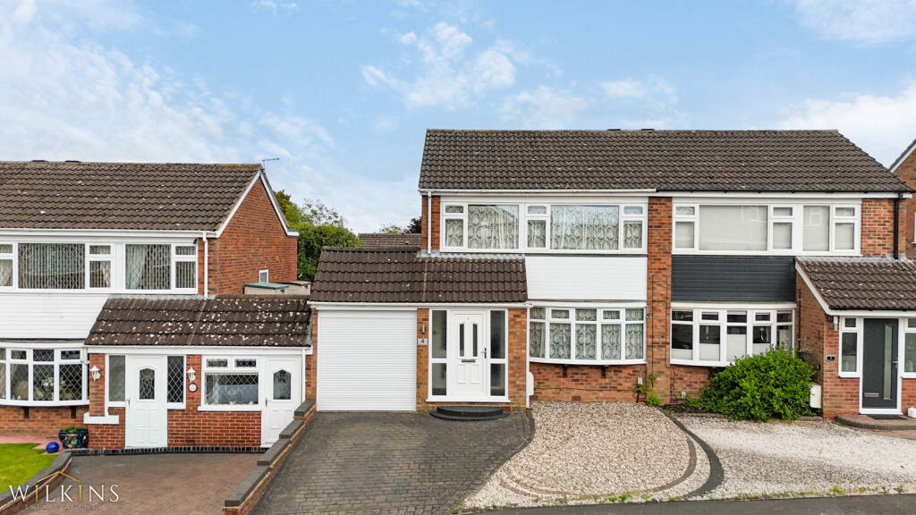 Main image of property: Maxstoke Close, Dosthill, Tamworth, Staffordshire, B77